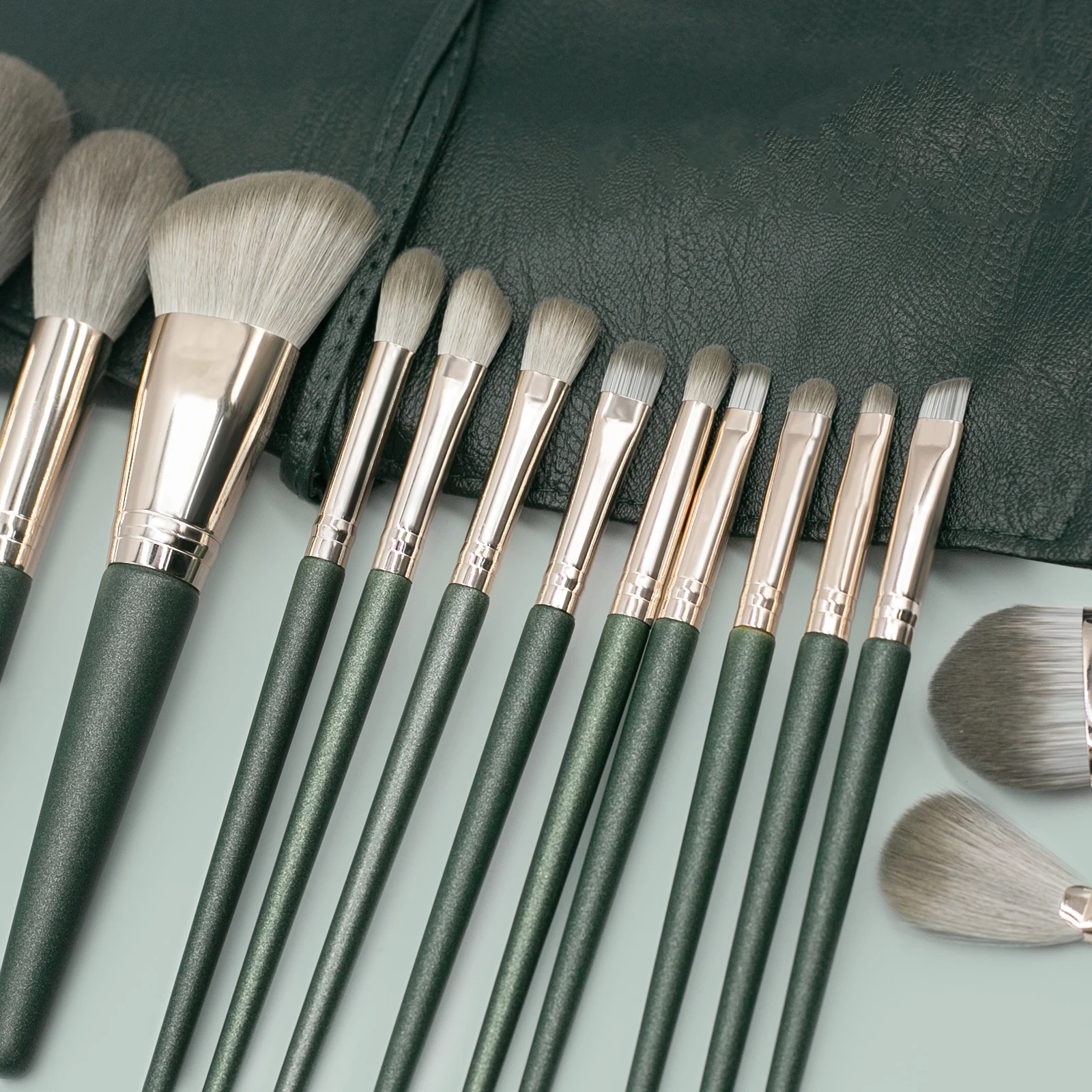 Professional Manufactures Synthetic Makeup Brush 14 Pcs Custom Wooden Handle Cosmetic Makeup Brushes Set