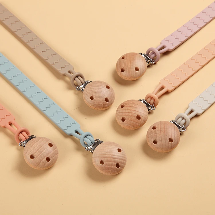 Hot selling wooden clasp silicone pacifier clip for 6 months old baby