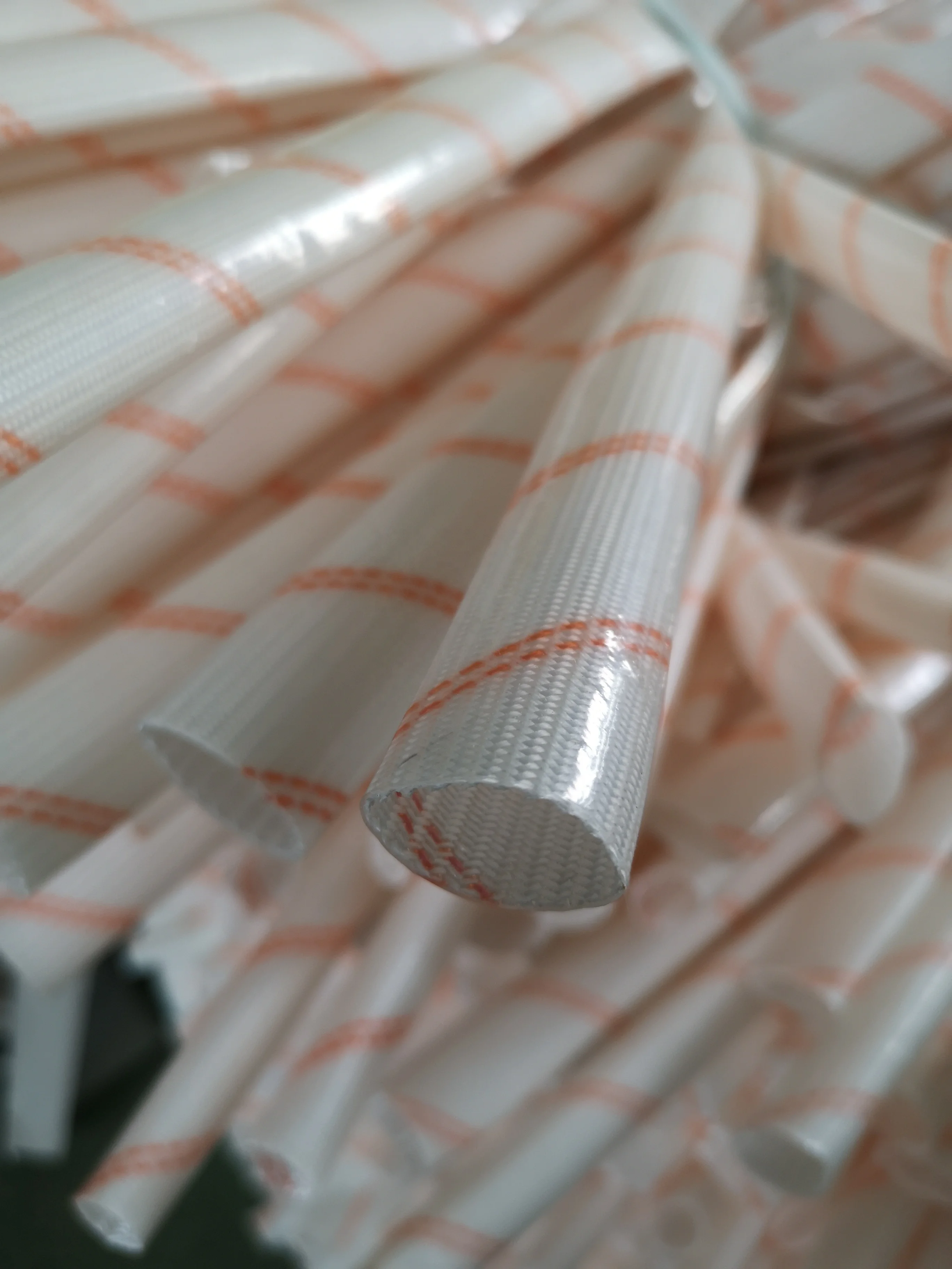 Reach and ROHS Standard PVC Fiberglass Sleeving 2715 PVC Coated Fiberglass Insulation Sleeve