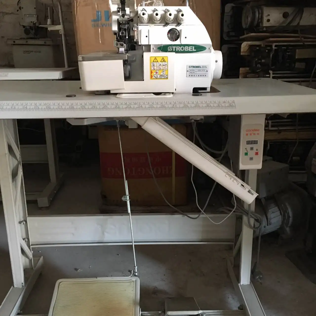 Б/у GDB-747D высокая скорость прямой привод оверлок промышленные швейные машины