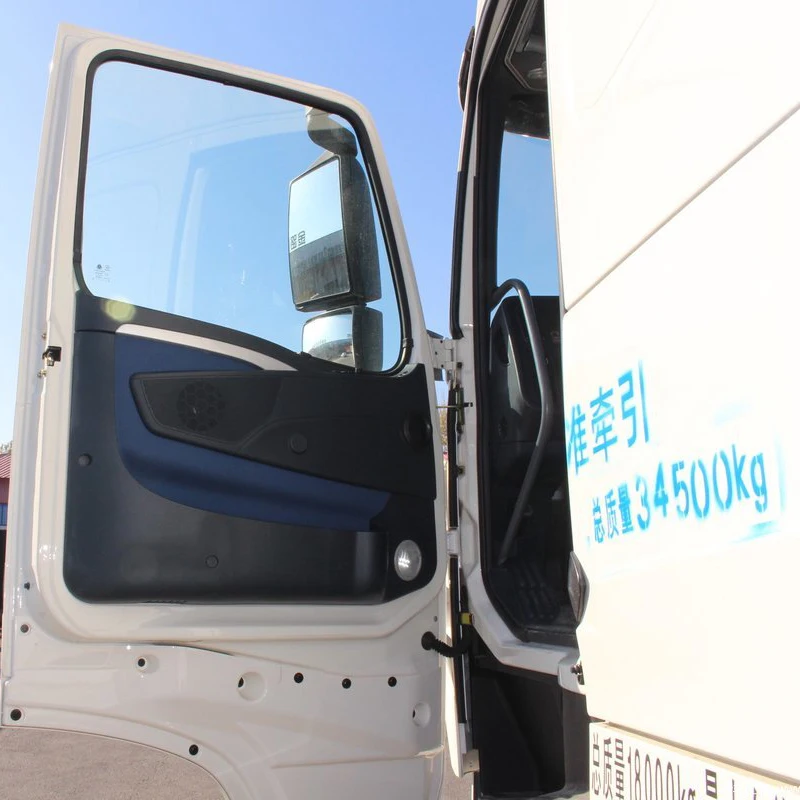 Sinotruk 4x2 6x4 540 HP Sinotruk Sitrak T7h 6X4 420HP Tractor Truck CNG Trucks HOWO Prime Mover Truck Head