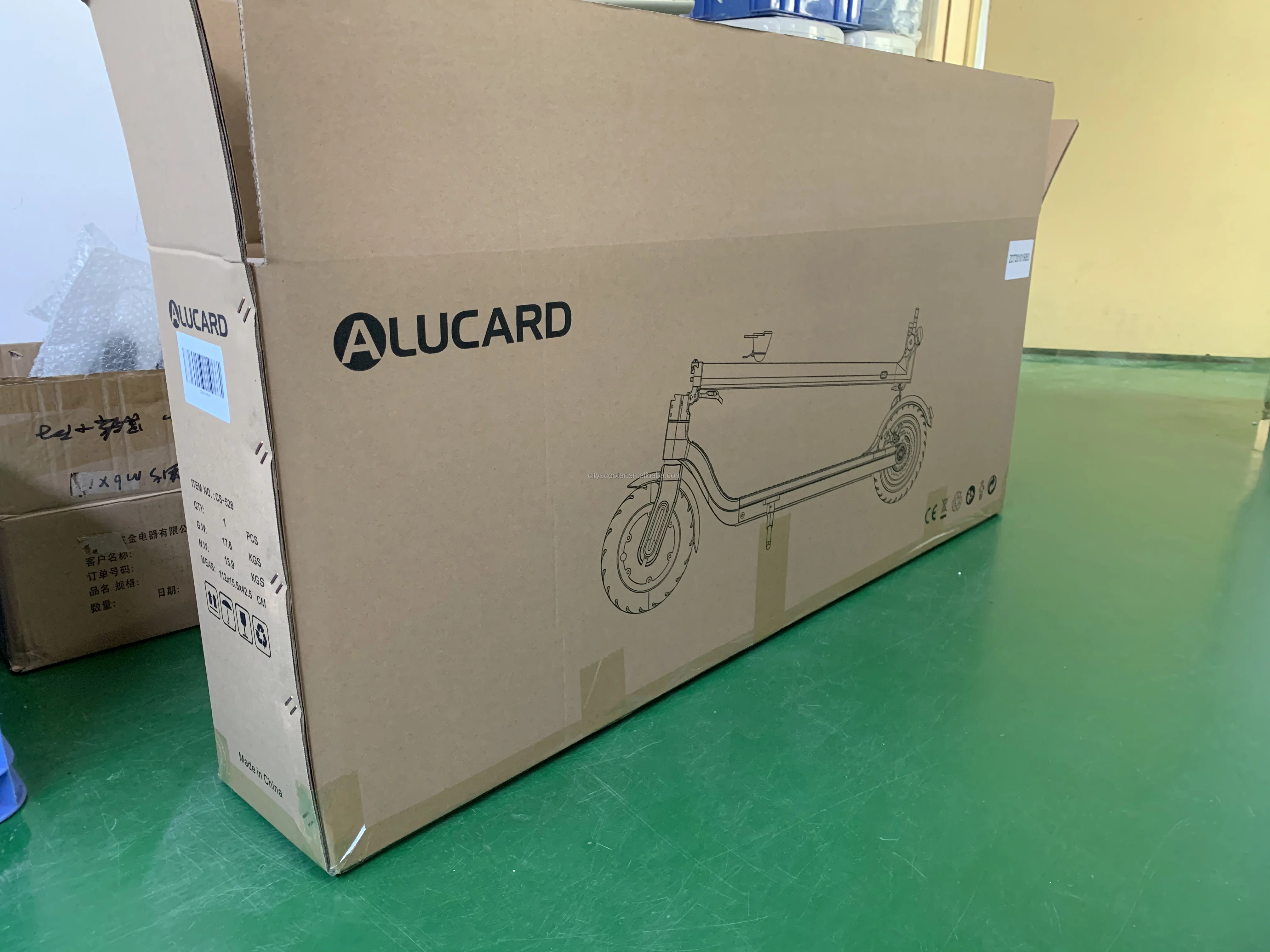  Новый продукт 2020 года Электрический скутер Alucard по низкой цене для взрослых и детей складной велосипед на автомобиле склада