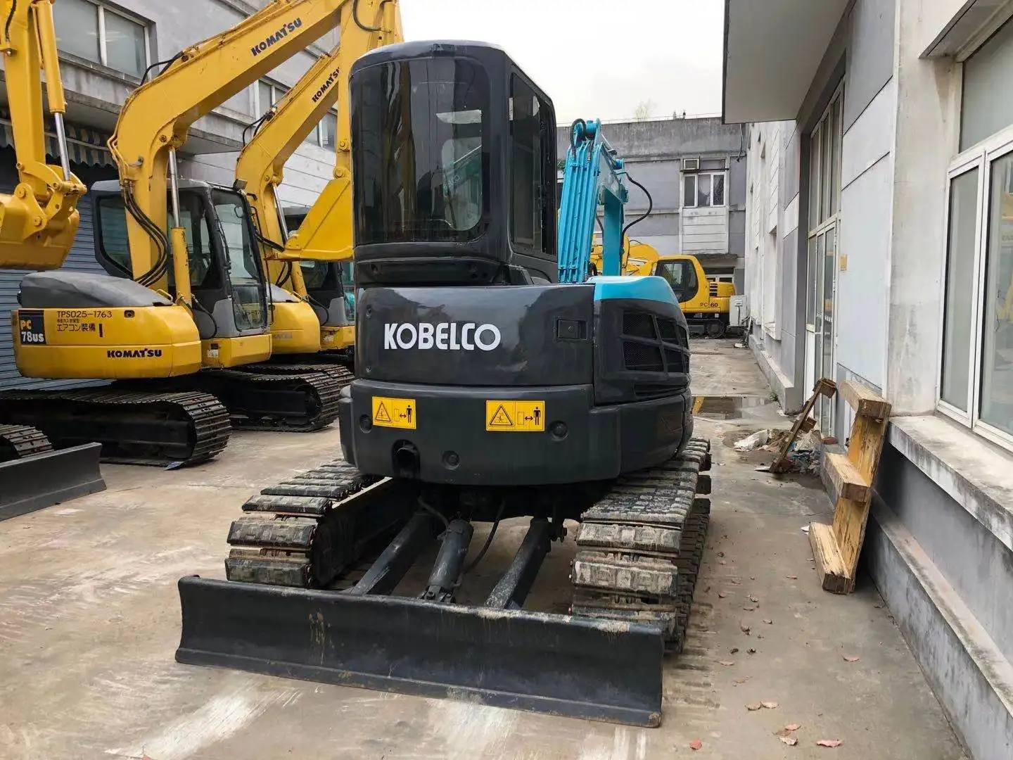 Б/у мини-экскаватор Kobelco SK50SR /SK30 /SK60 /SK70 kobelco 5 тонн сделано в