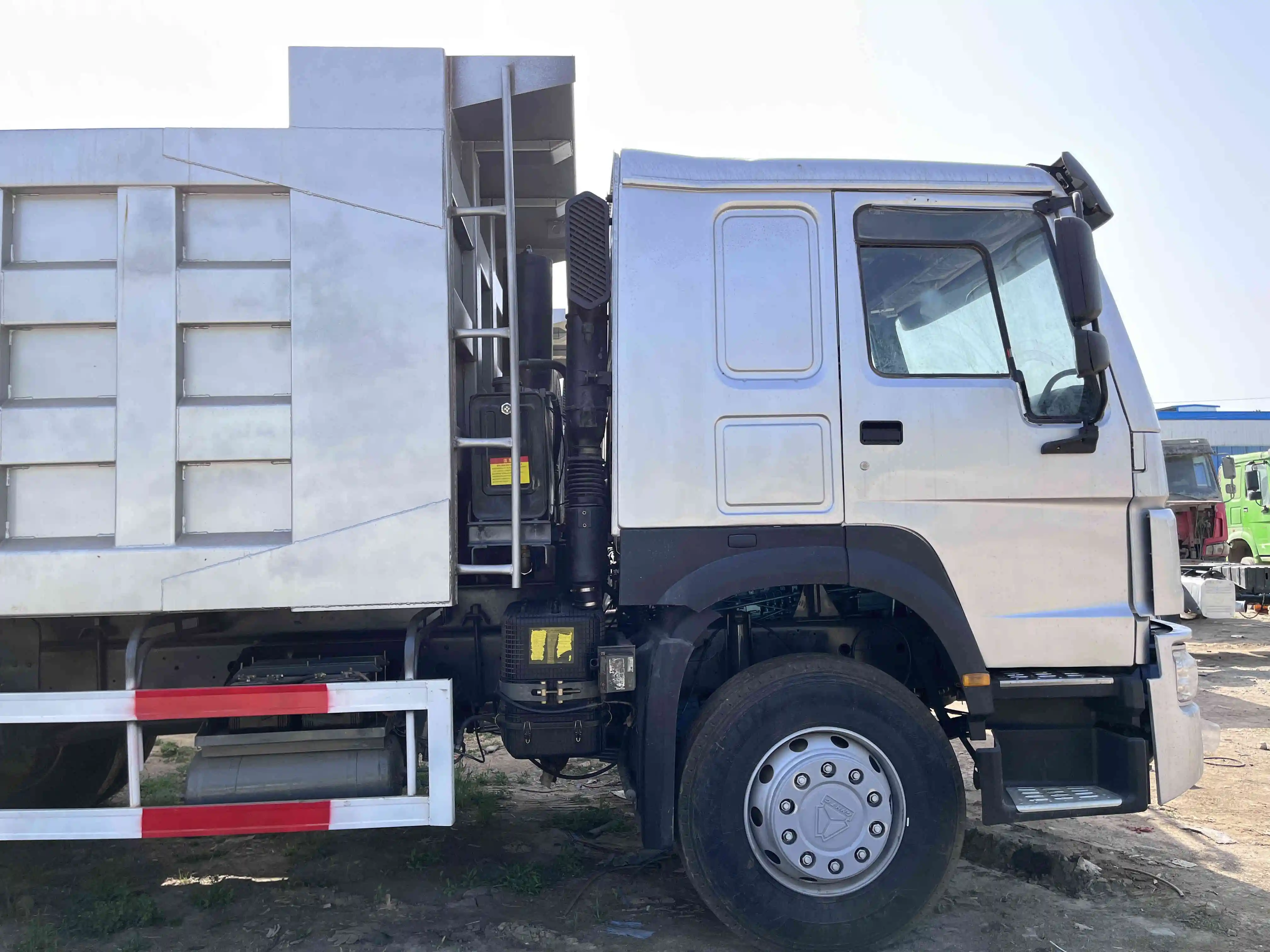 90% самосвал Sinotruck Howo 6x6 новый грузовик-Триппер 375hp тяжелый грузовик для продажи в Южной Америке