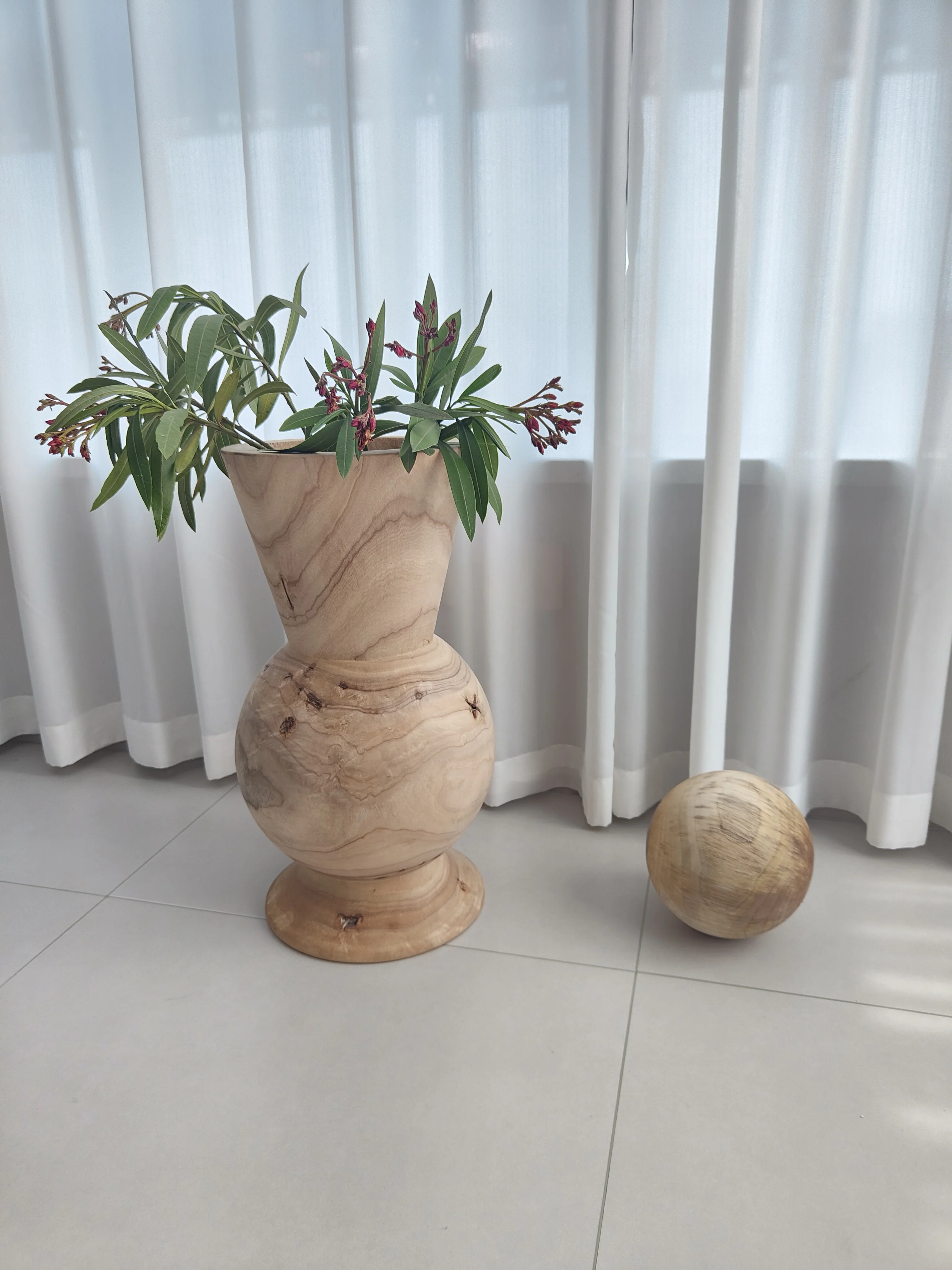 Wood Decorative Balls Tray Bowl Decor/camphor wood ball decor/6 inch wooden balls