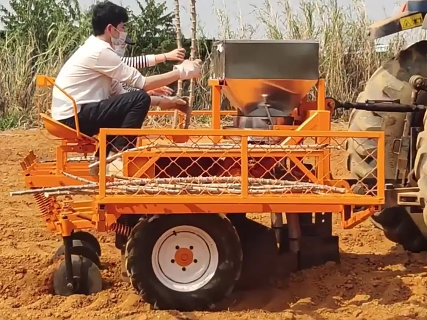 CE certificate Manioc Sowing Machine Cassava Planting Machine with Fertilizer applicator