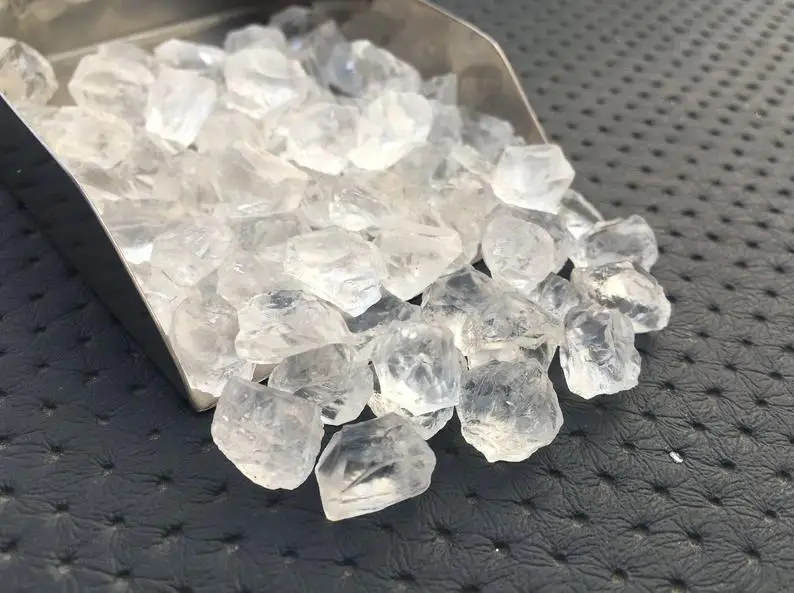 25 Pieces Natural Clear Quartz Gemstone Raw Top Quality Loose untreated Colorless Stone Rough Making Jewelry