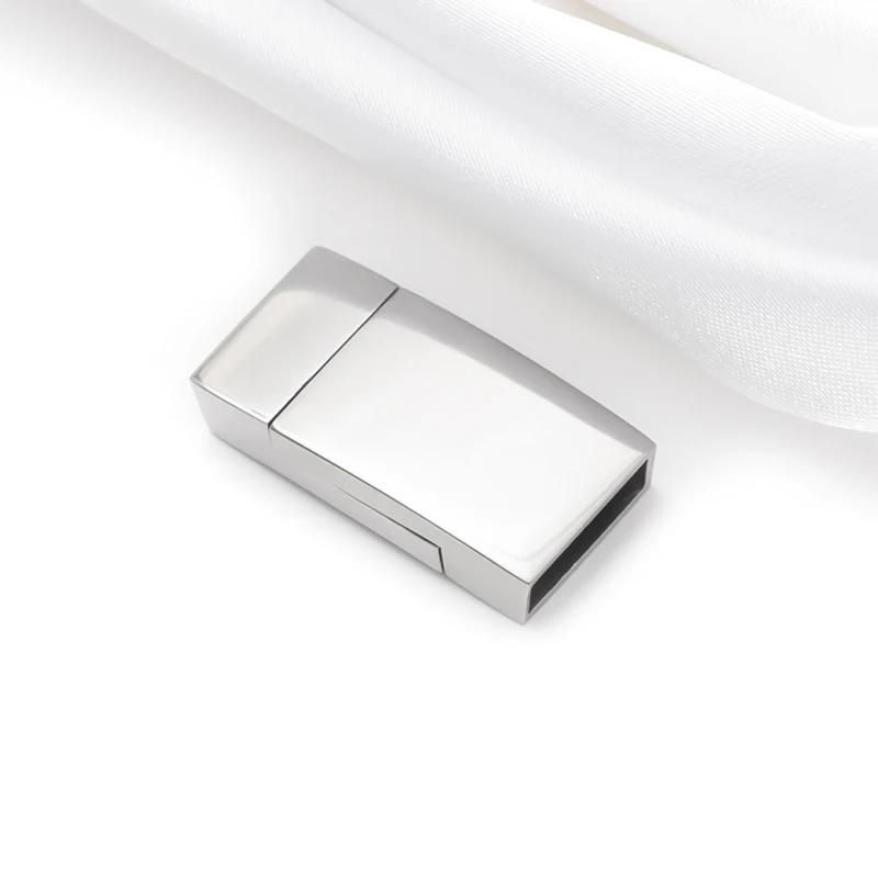 2023 hot fashion design decorative metal buckle factory production of jewelry leather rope connection