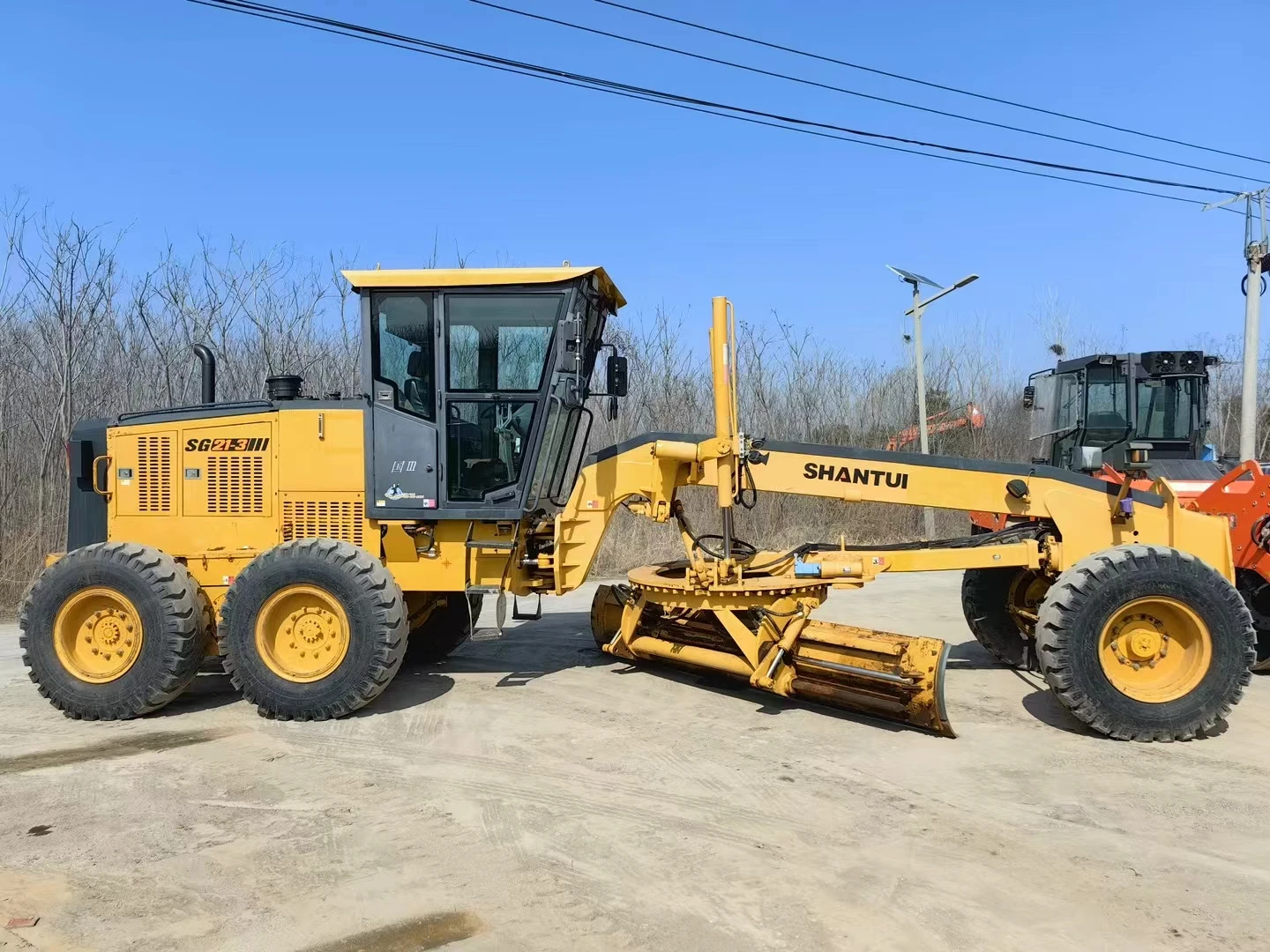 SHANTUI SG21-3 Motor Grader Secondhand with Good Performance Land & Road Use Available at Cheap Price
