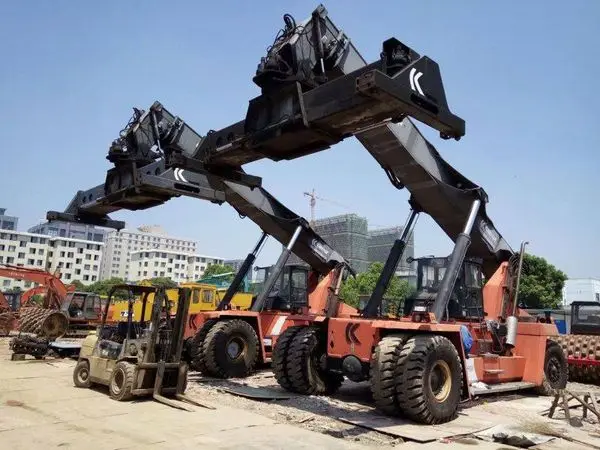 Контейнер-штабелер Kalmar DRD450 45