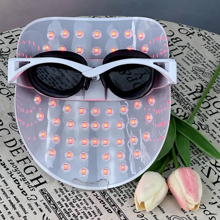 Portable Light Weight 153 PCS Lamp Bead 7 Colors Red Light Therapy Facial Rejuvenation Led Mask For Home Use