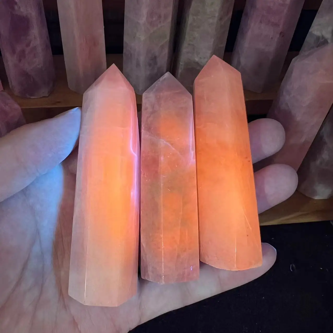 Wholesale Natural Kunzite Point UV Reaction Crystal Wand For Healing