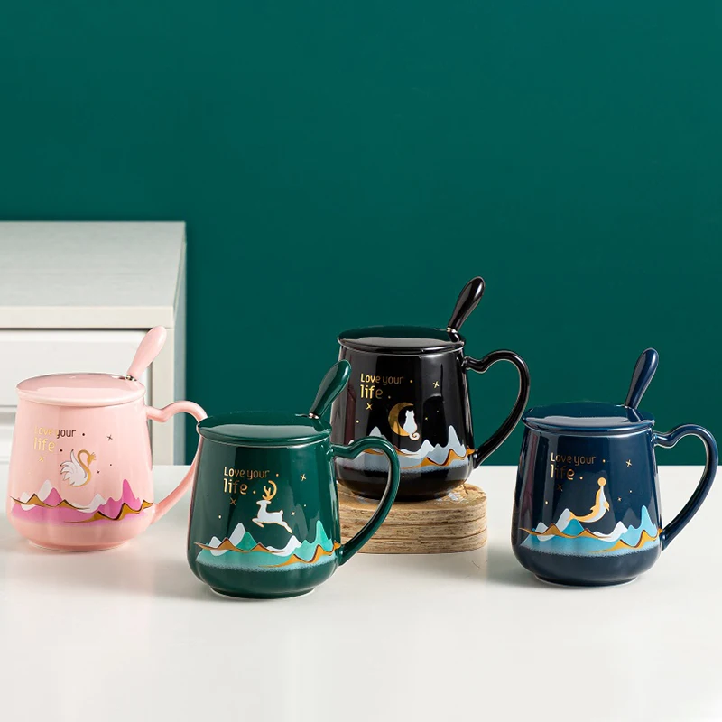 Корейская креативная кофейная чашка 380 мл, красивая милая керамическая чашка с крышкой и ложкой для молока и изоляции кофейных чашек