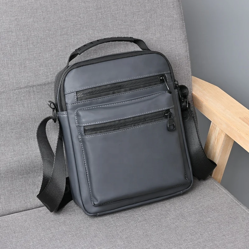 Customized Large high quality Waterproof Messenger Bag Crossbody Vintage Shoulder Bag For Men