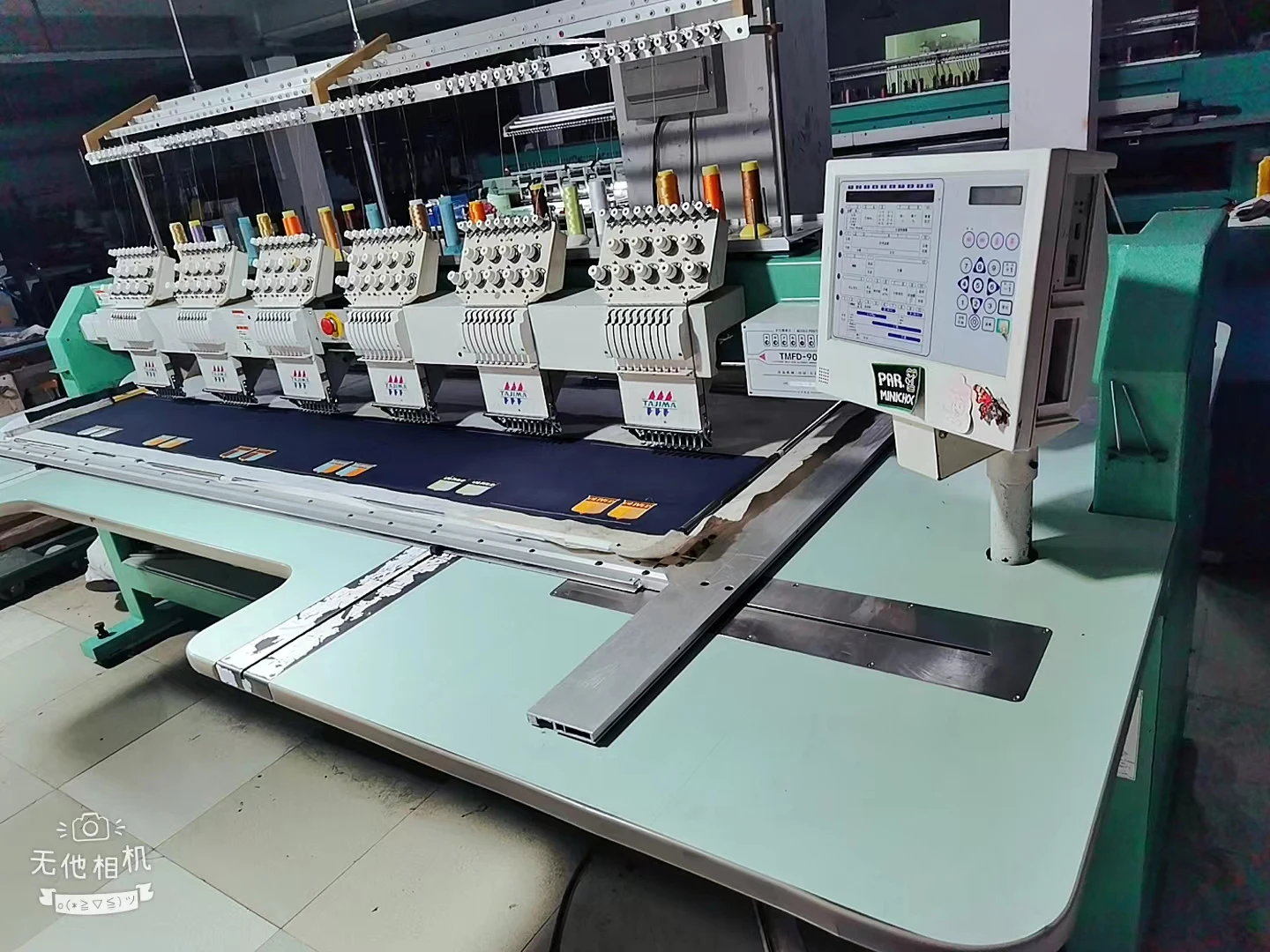 Большая скидка компьютерный плоский 24-головочная вышивальная машина тамбурная Япония оригинальный EM-1010/TC-1501/SWD-готово к отправке