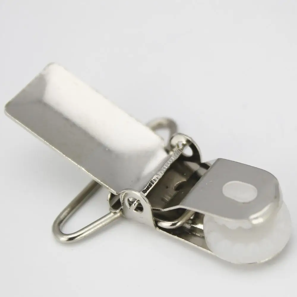 Wholesale dummy clips baby pacifier buckle Strap hardware metal crocodile buckle with rubber Suspenders Clips