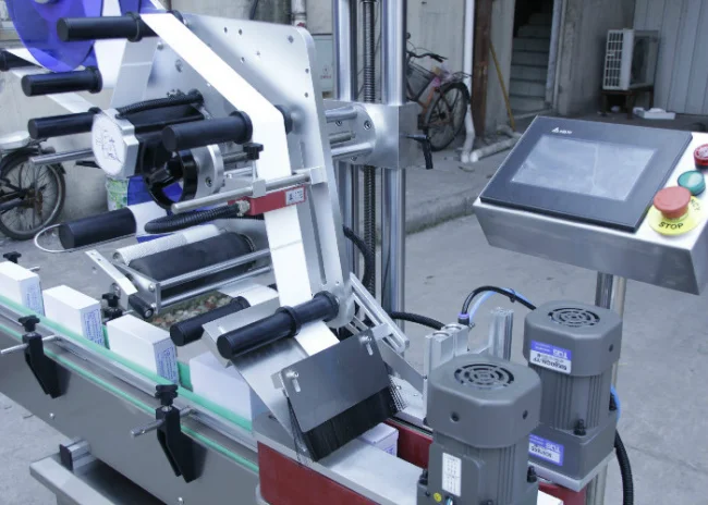 Wholesale Price Automatic Box Doypack Pouch Top Flat Surface Label Sticker Applicator Machine for Doypack/Pouch