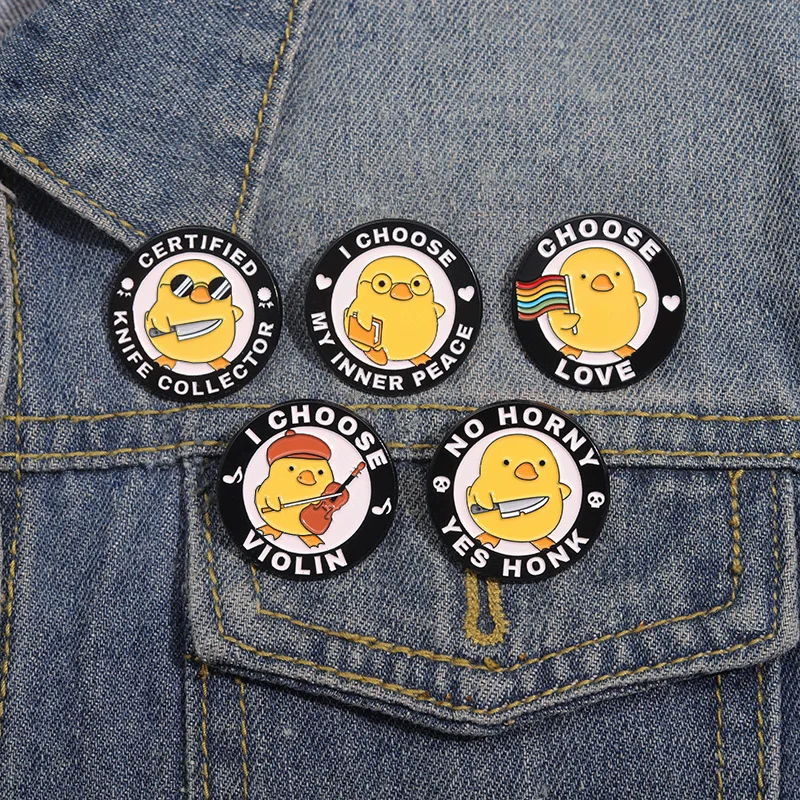 Stock Round Little Yellow Duck Cute violin Badge Cartoon letter Soft Enamel lapel Pin