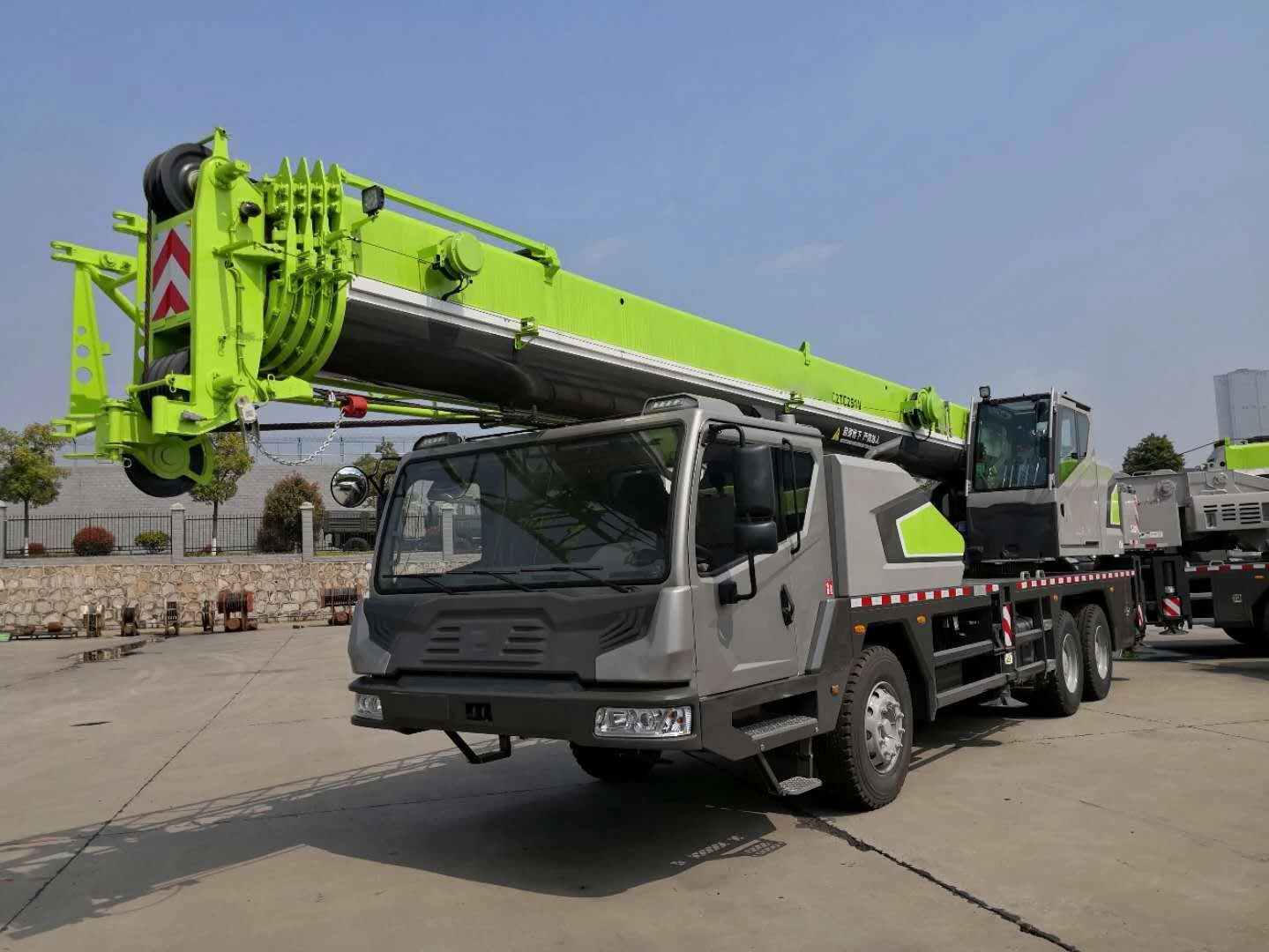 Oriemac 60ton ZTC600V532 хорошая распродажа грузовых кранов в