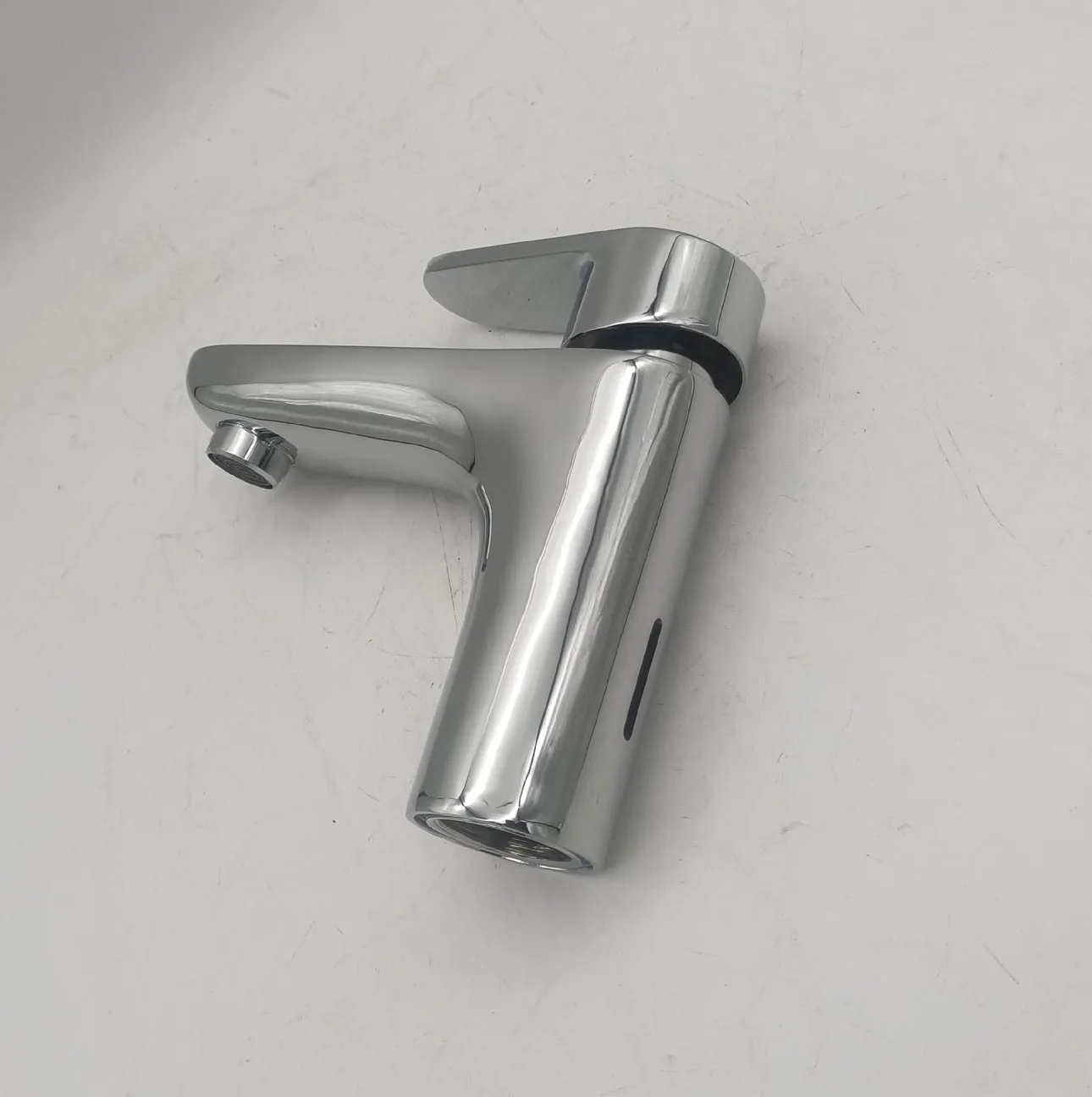 Economical European Style Brass Bathroom Faucet Single Handle Chrome Mixer Basin Faucet With Lift Rod Drain Stopper