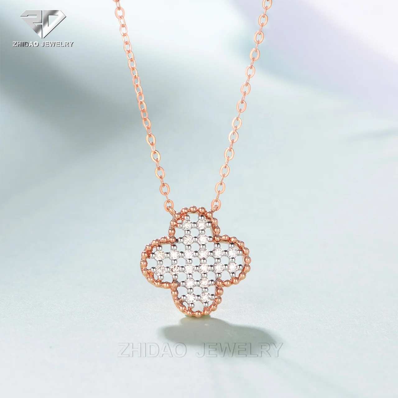 Wholesale charm diamond jewelry pure 18k gold necklace jewelry lucky four-leaf Clover diamond pendant necklaces for women