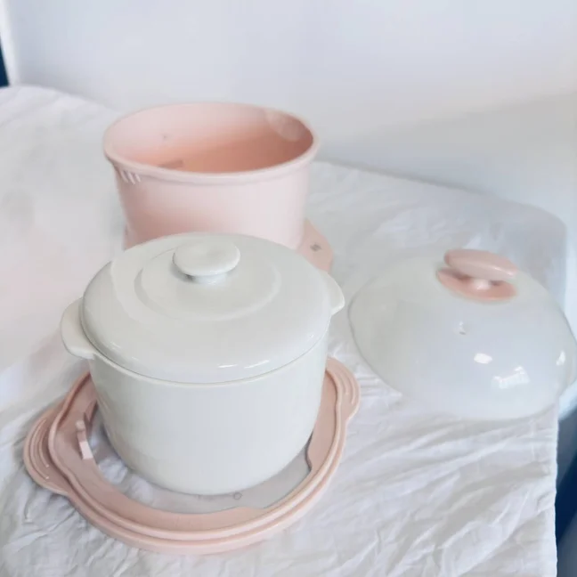 Mini vacuum cooking ceramic stew pot, electric rice cooker, soup pot.