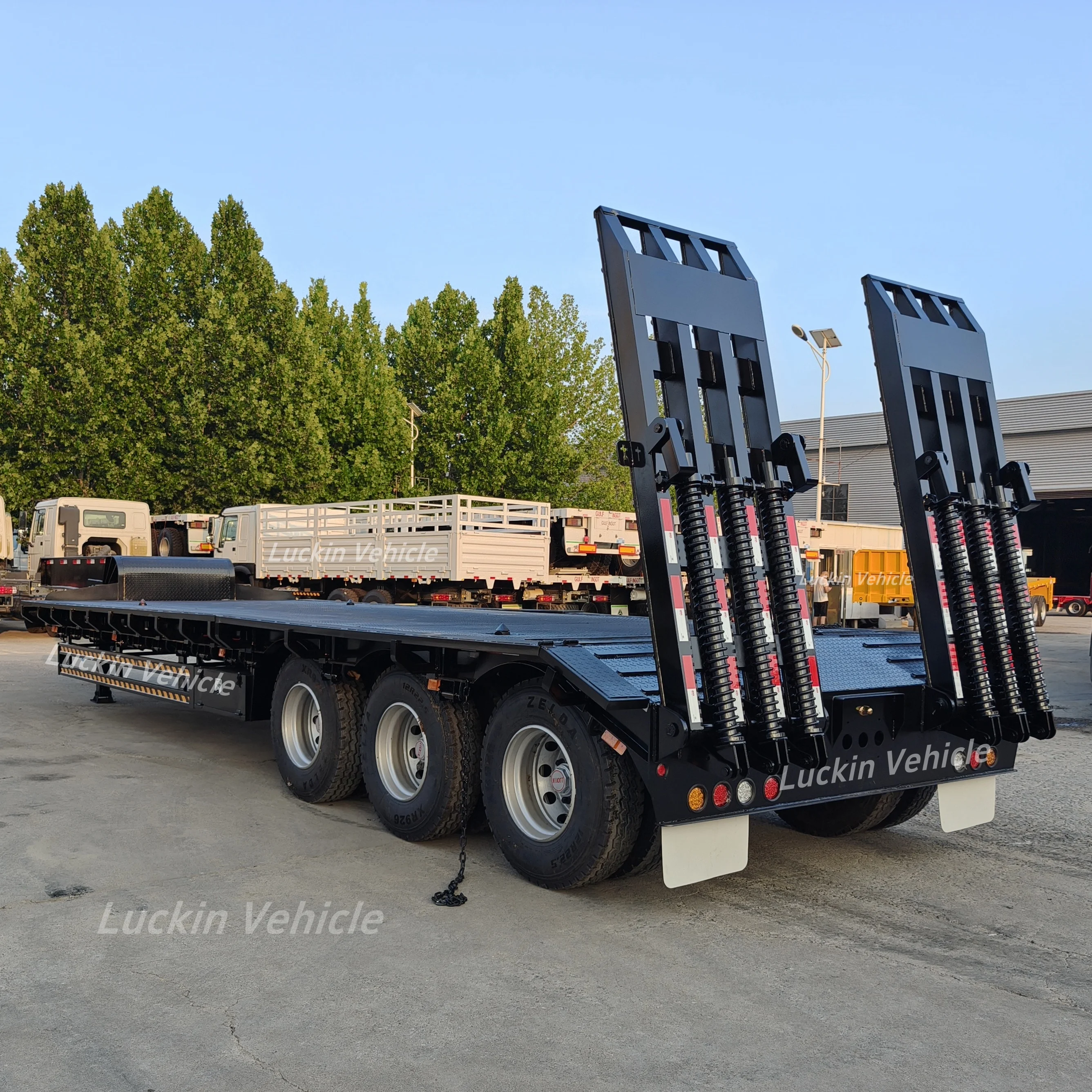 Multi Axles 3 Axles Low Bed 60 80 100 Tons High Quality Lowboy Flatbed Detachable Gooseneck Lowbed Truck Semi Trailer for Sale