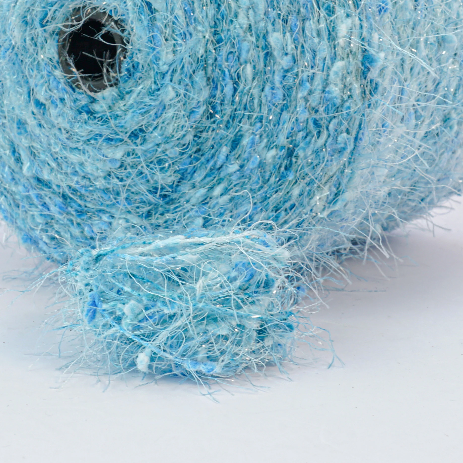 Yarns Wholesale Hand Knitting DIY Fancy Yarn Shining Pompoms Nylon For Knitting Yarn