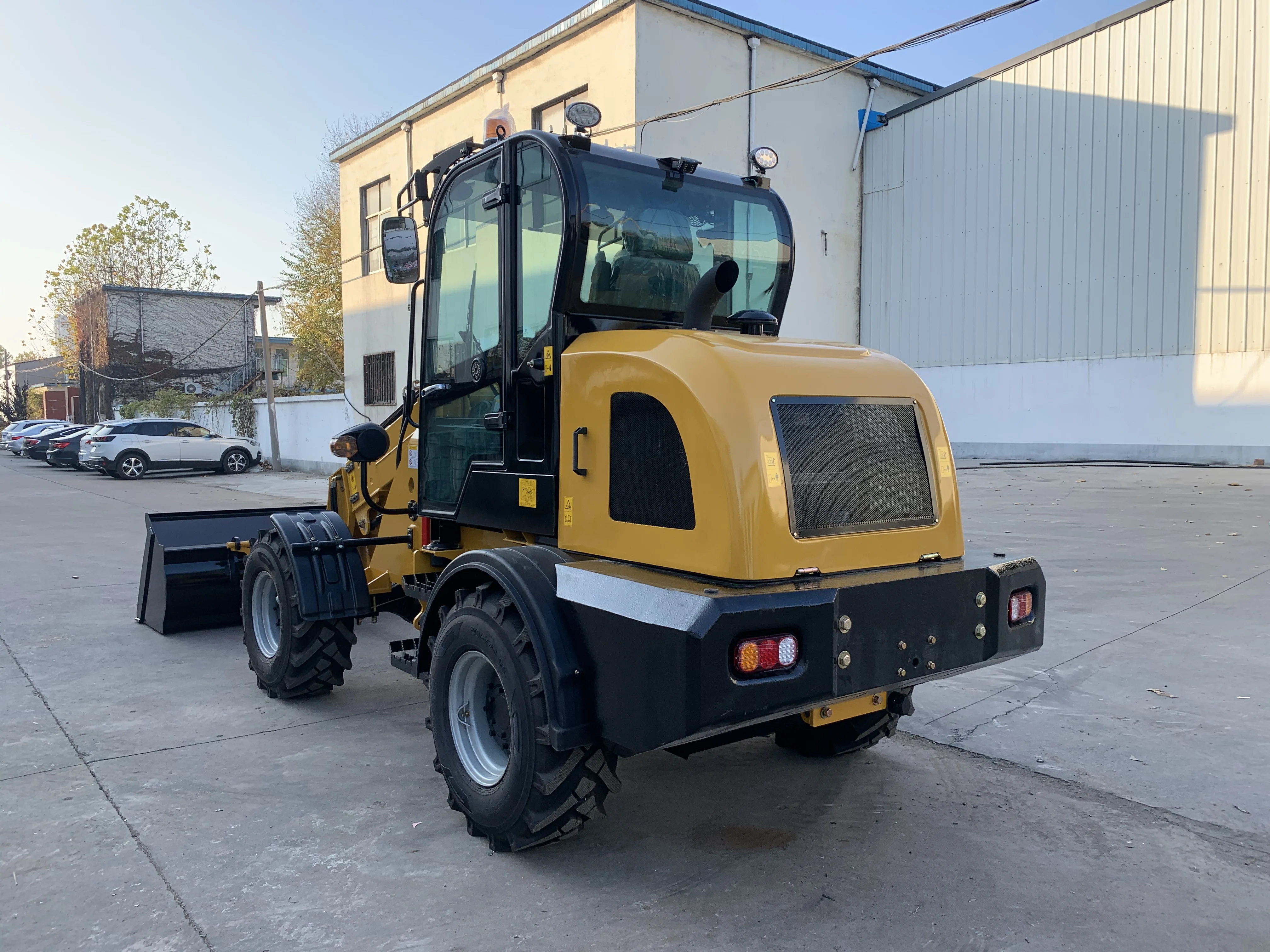 Chinese brand 1.6ton telehandler boom 816T telescopic articulated wheel loader tractor loader for sale