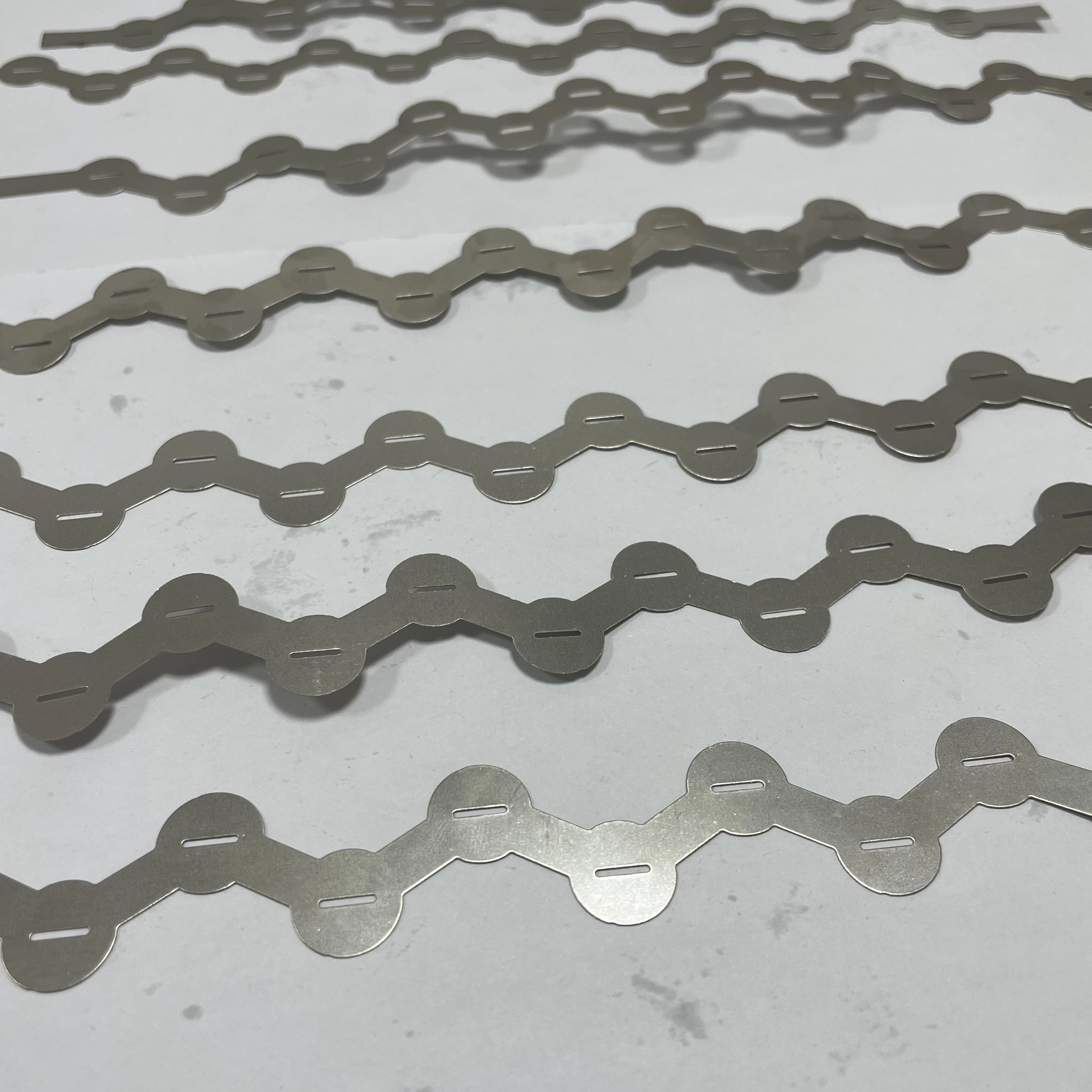 Custom Metal Nickel Plated Steel Tab W Shape Zigzag 18650 Pure Nickel 200 Strip 2p For Battery