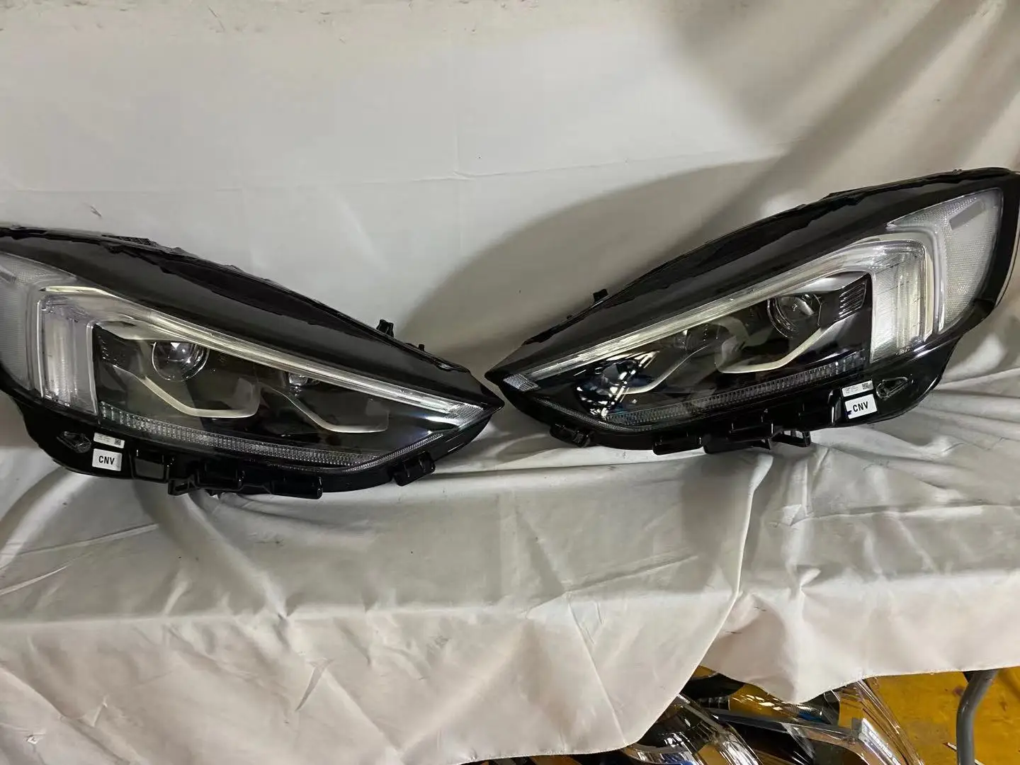 Ford Edge Headlights Factory LED Headlights with Day Running Lights for 20 New Are Equipped with Original 1 Piece 12V 12 Months
