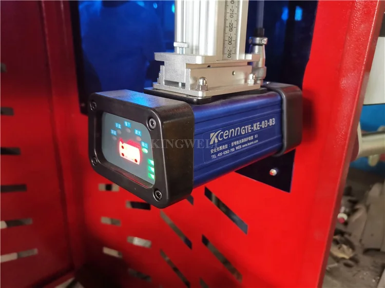 Electric Servo Synchronized CNC Brake Press Delem 100t 125t 160t 200t Sheet Metal Hydraulic Press Brake Machine