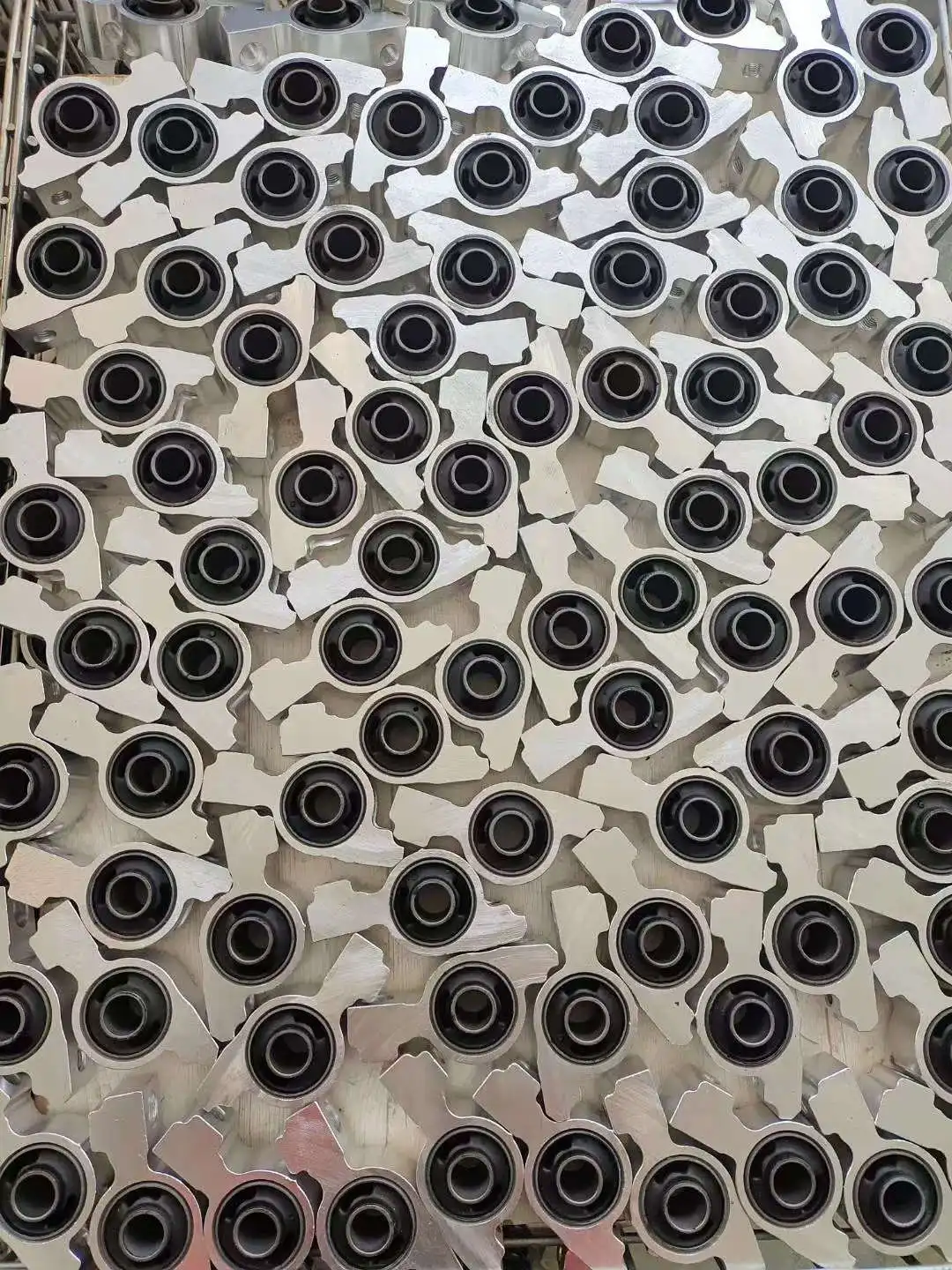 Front Control Arm Bushings Fit For Smart CITY-COUPE 14141V001000 14141V002 14141V001