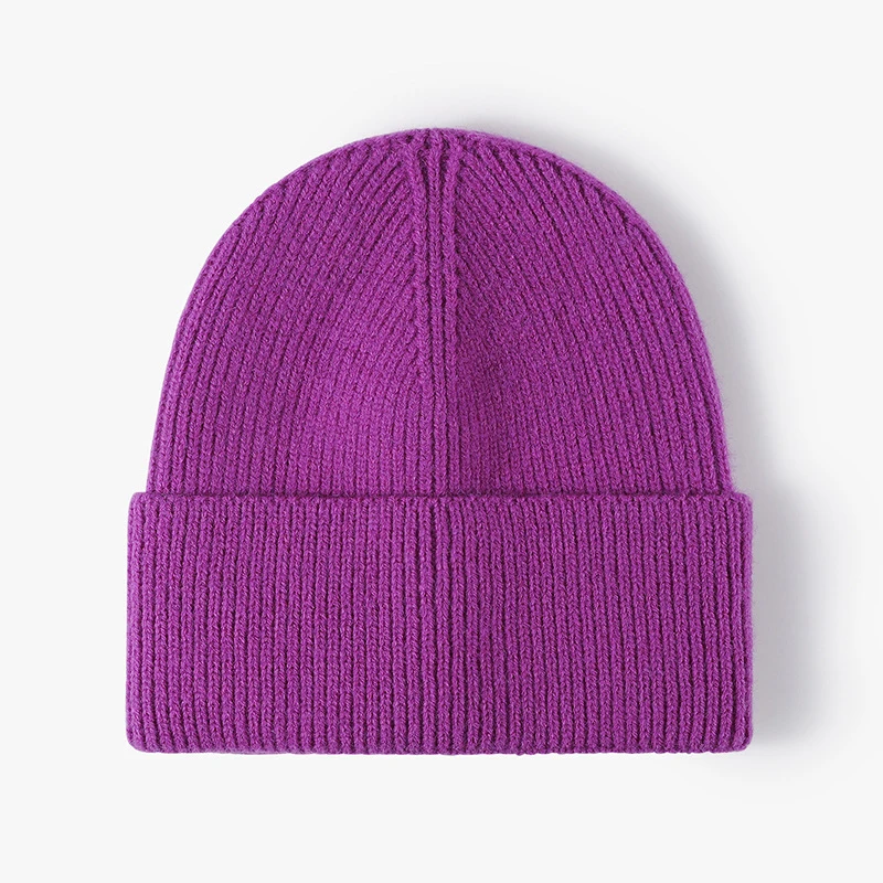 Best Price Unisex Luxury Winter Embroidered Beanie Designer Silk Lined with Custom Logo Embossed Print for Beach Travel