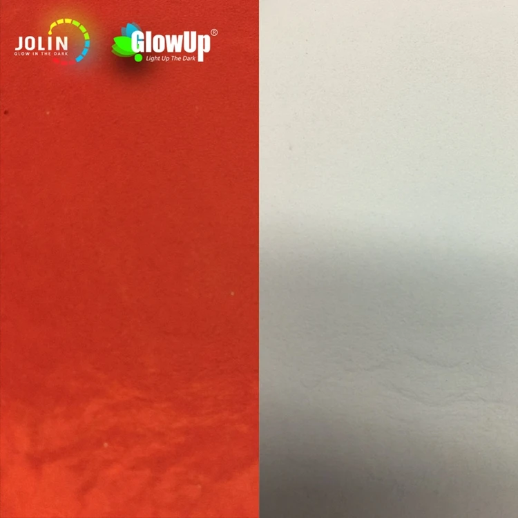 Long lasting glow in the dark pigment