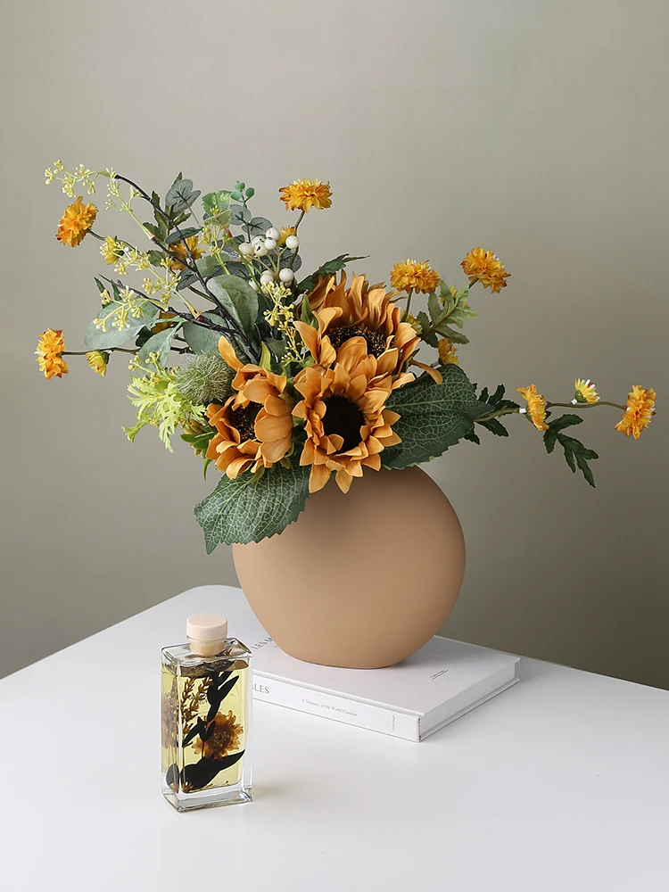 LIVETAI Nordic Pottery Vase Living Room Bedroom Entrance Dining Table Decoration Ornaments Morandi Ceramic Flower