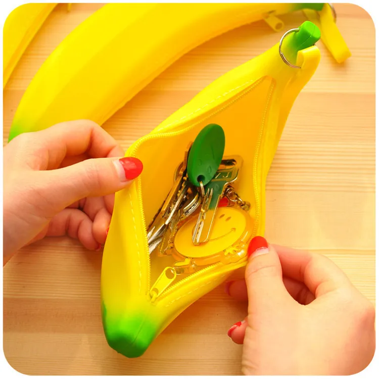 Wholesale Big Capacity Banana Shape Purse Bag Pencil Case Cute Silicone Bag Coin Bag Key Pouch with Zipper