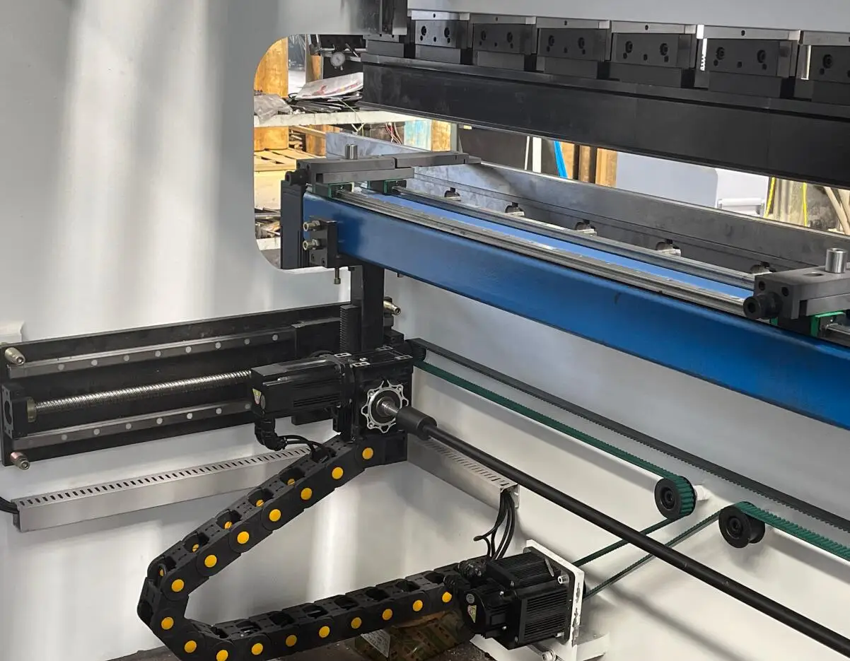 NEW Design Tp10s Controller 160Ton 3200mm CNC Hydraulic Press Brake with 4+1Axis