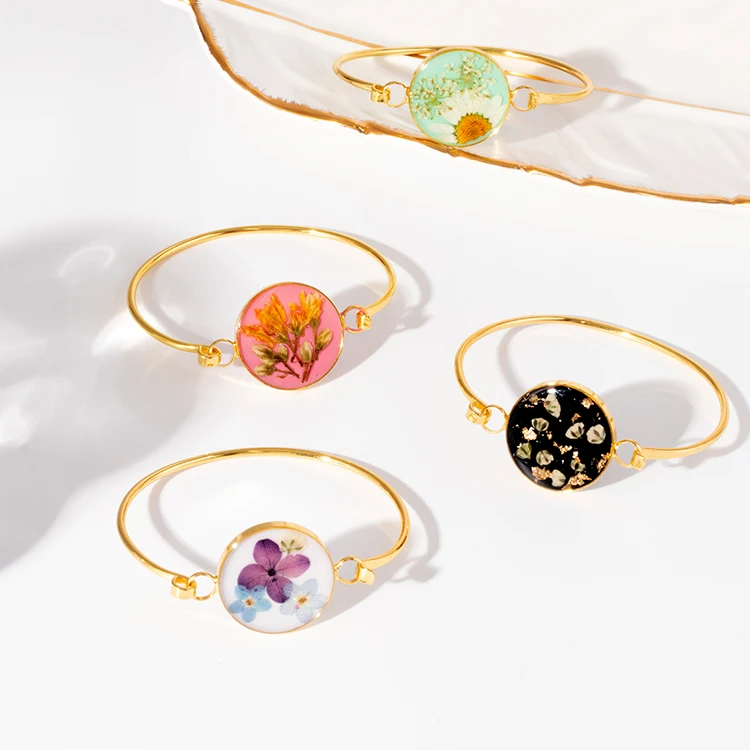 Custom Hot Sale Real Flower Jewelry Women Bohemian Bracelet Multi Style Round Shape Resin Dry Flower Charms For Bracelet