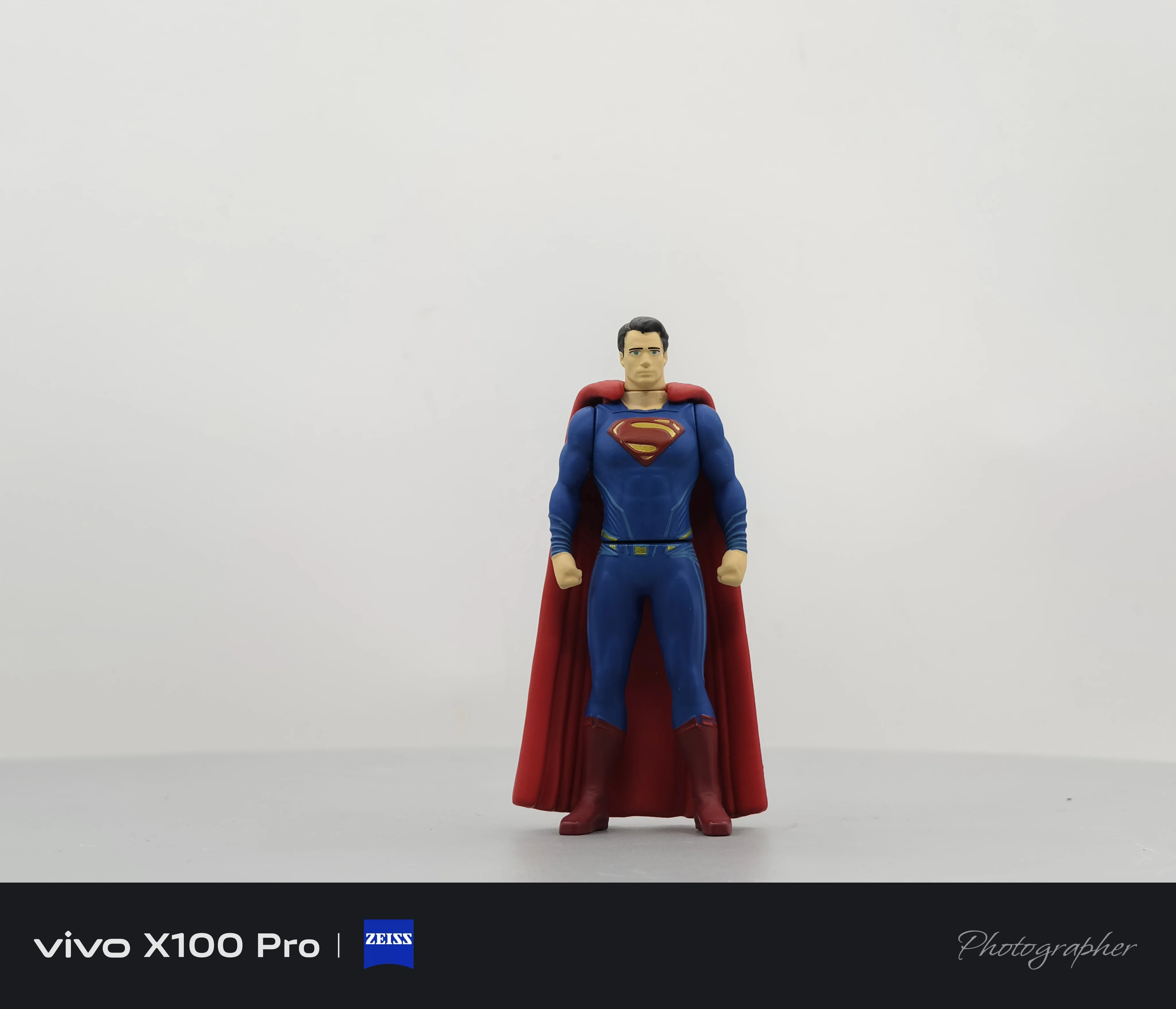 Customized wholesale DC League Superman Model Anime Movie PVC Resin Crafts Model Zinc alloy model
