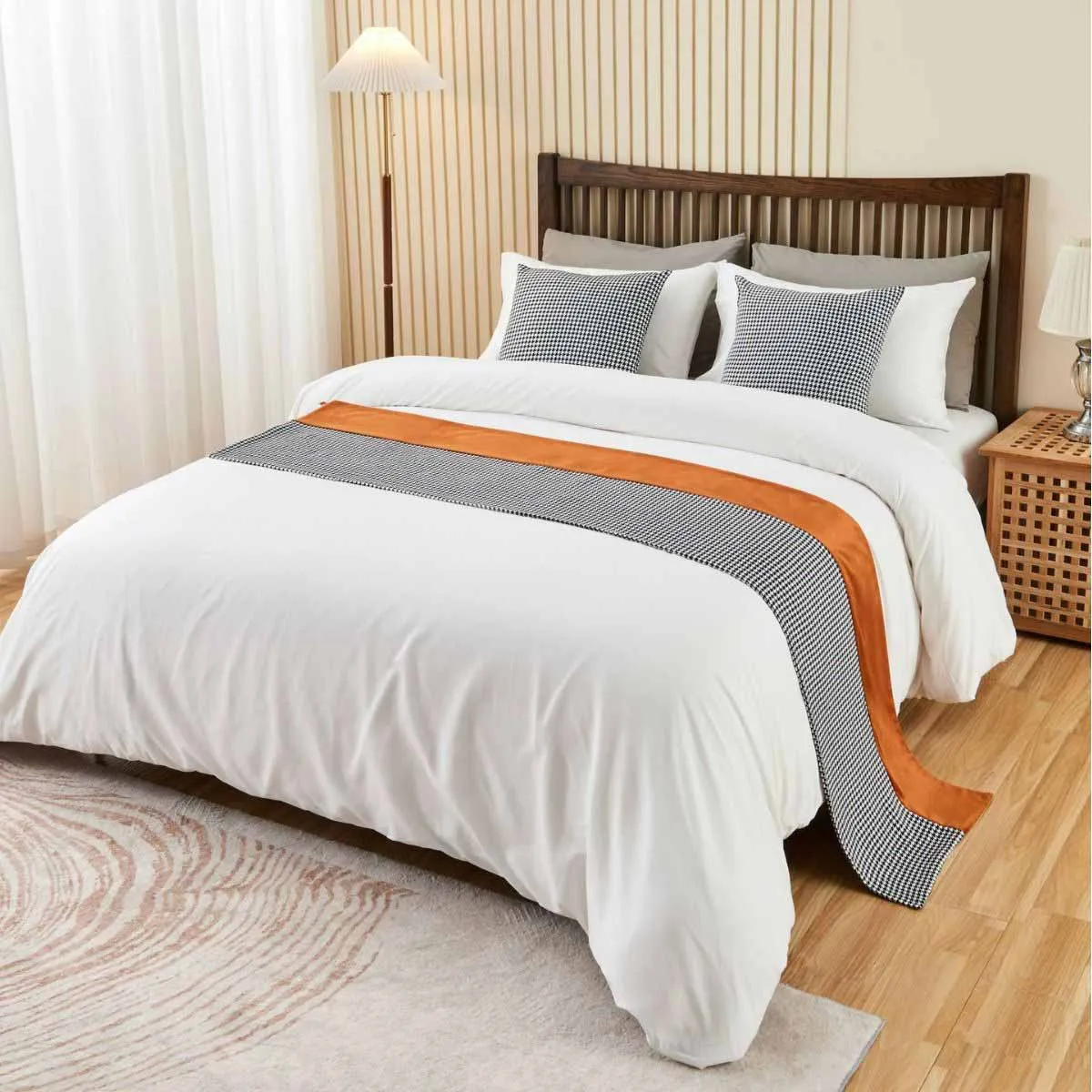 High-End Hotel Bedding Set Soft Beautiful Cushion and Decorative Bed End Flag Towel Runner for Bed End