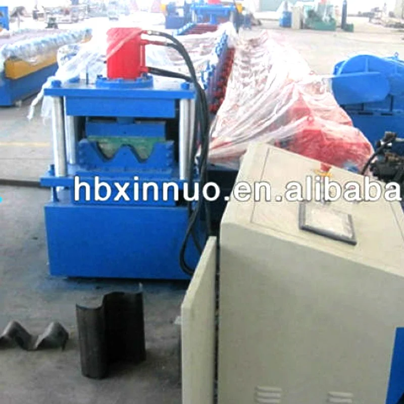 Оборудование для производства дорожного забора, роликовая формовочная машина