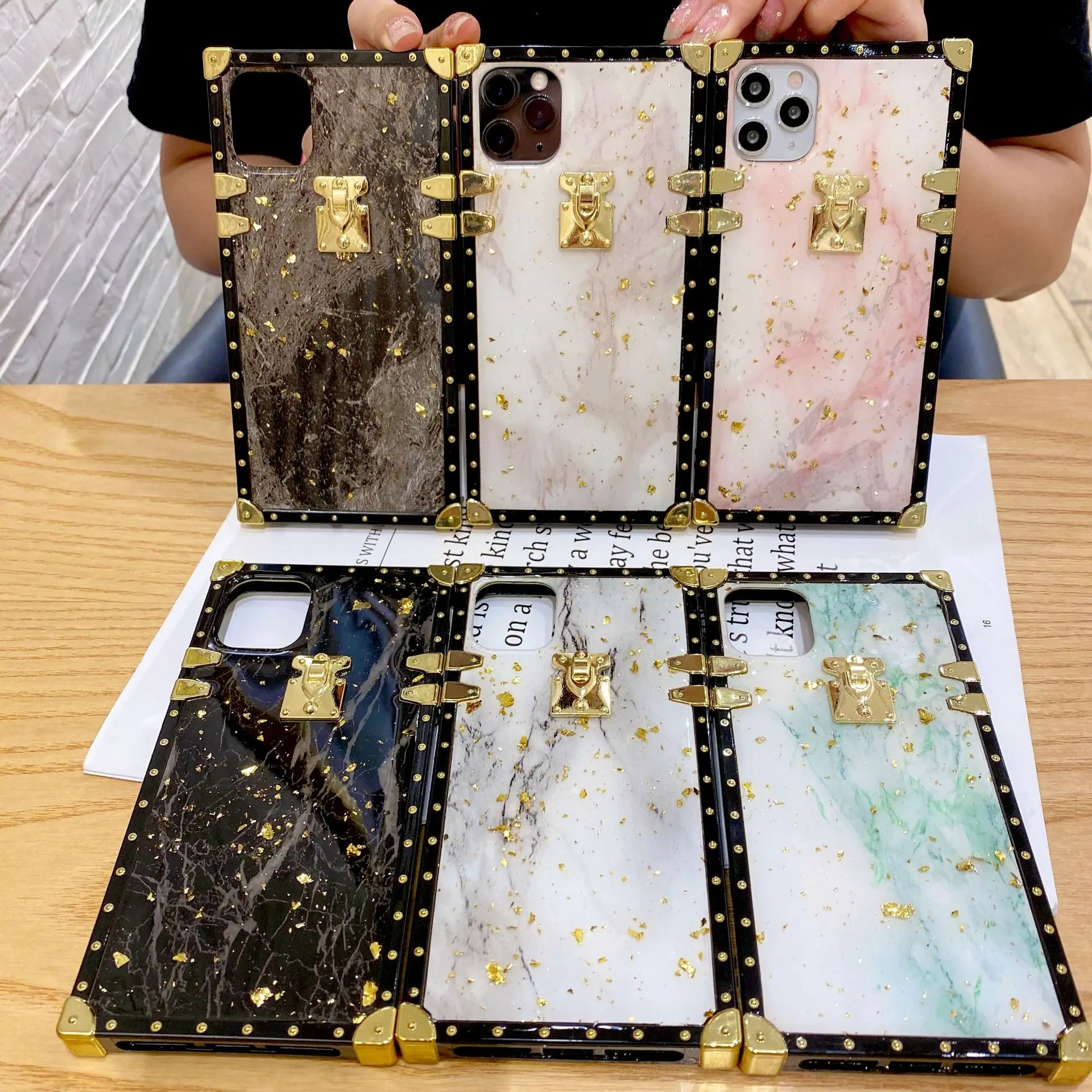 
Accept small order women luxury anti-fall fashion luminous glitter square phone case for iphone 11 pro max 
