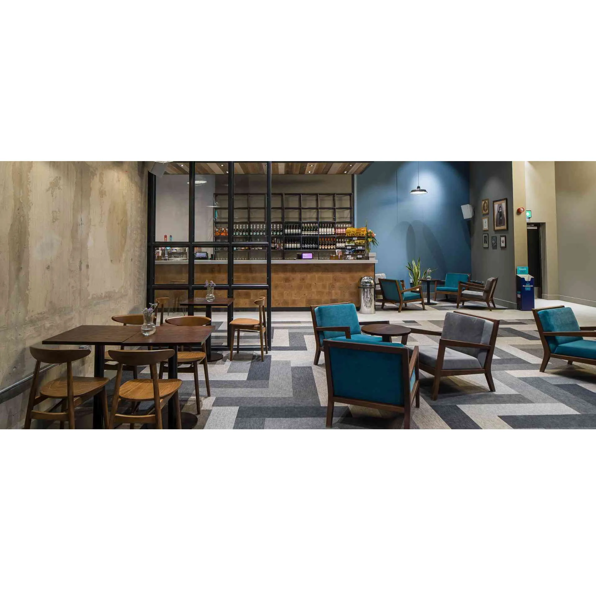 New Design Wood Restaurant Coffee shop Tables And Chairs Wholesale Cheap Cafe Shop Furniture Iron Chair light luxury