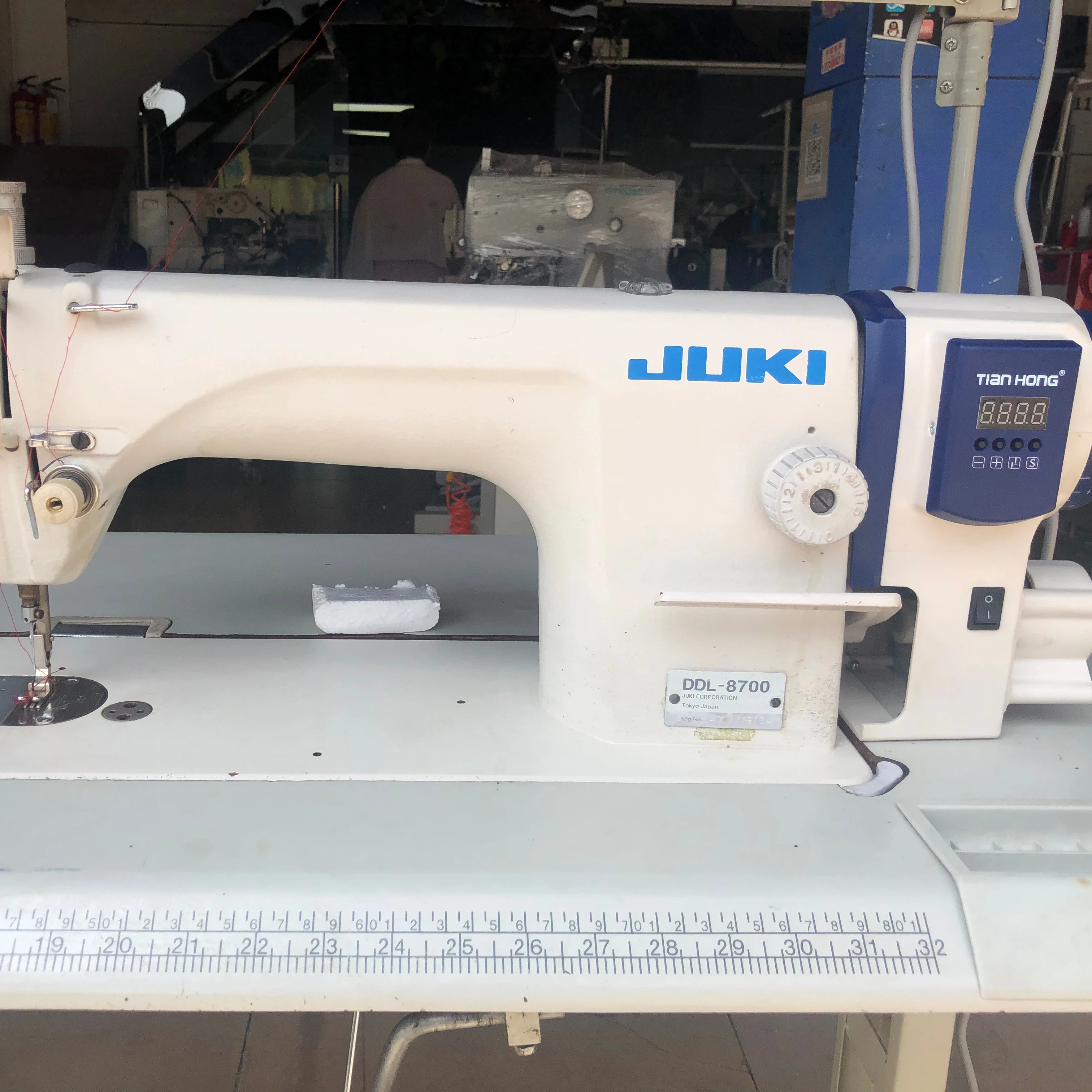 Б/у Промышленная швейная машина juki8700 с прямым приводом, с автоматическим триммером для ниток