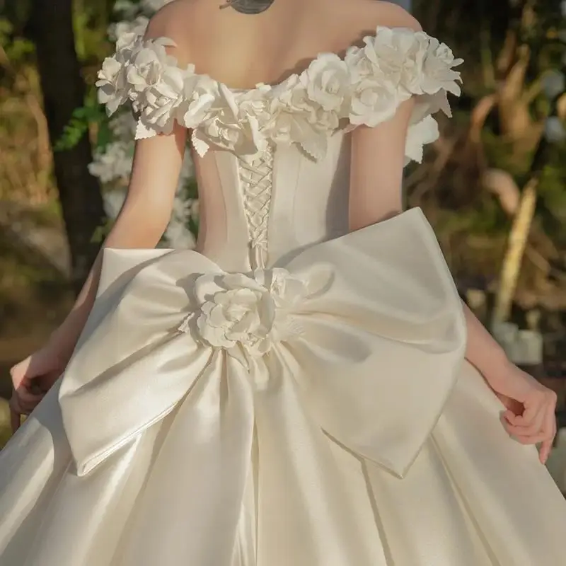 New Style Elegant Off-Shoulder White Bridal Large Trailing Satin Wedding Dress Wedding Dress