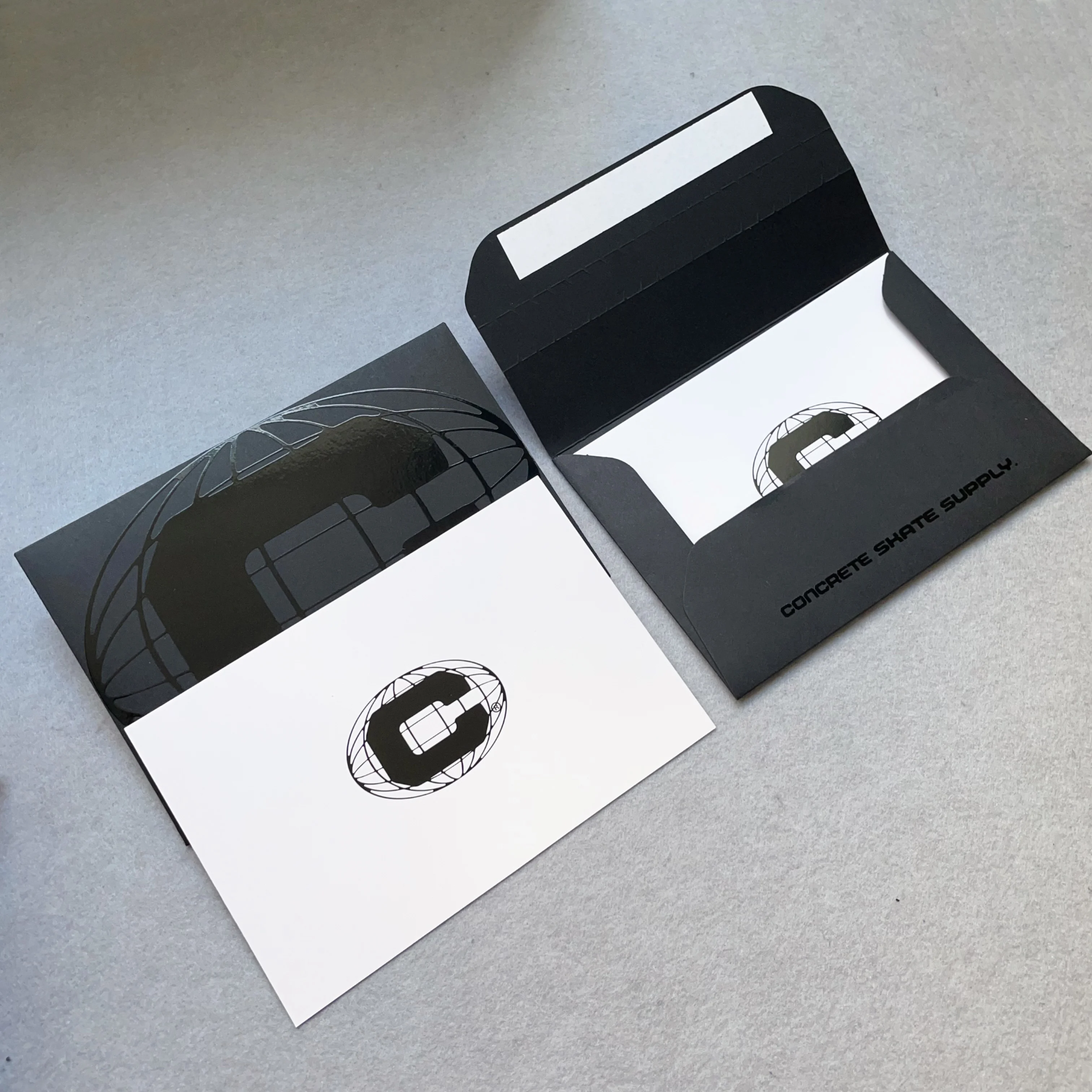 Recyclable custom logo business thank you card packaging envelope tear strip black paper envelopes with UV printed