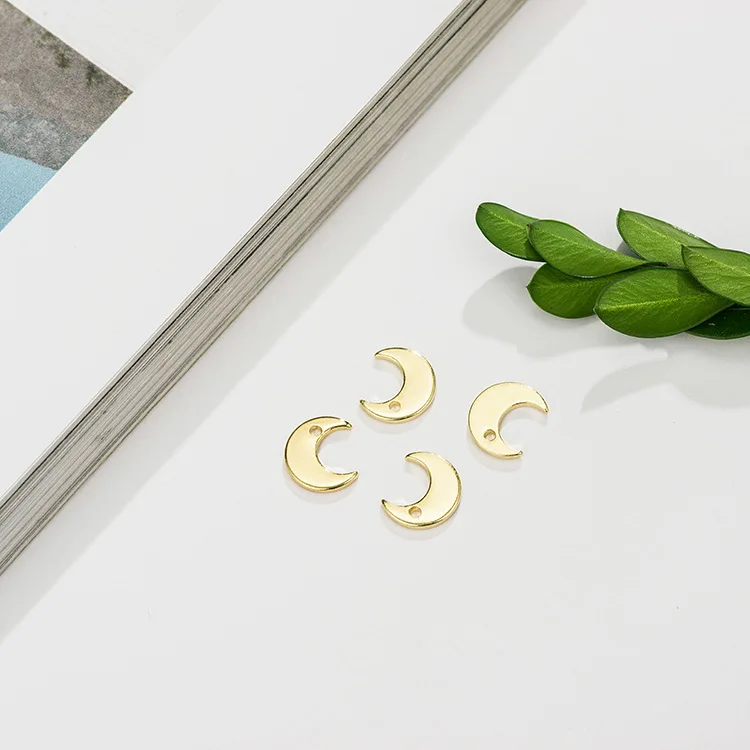 Factory Wholesale Smooth Moon Shape Copper 14K Gold Plated Diy Bracelet Charm