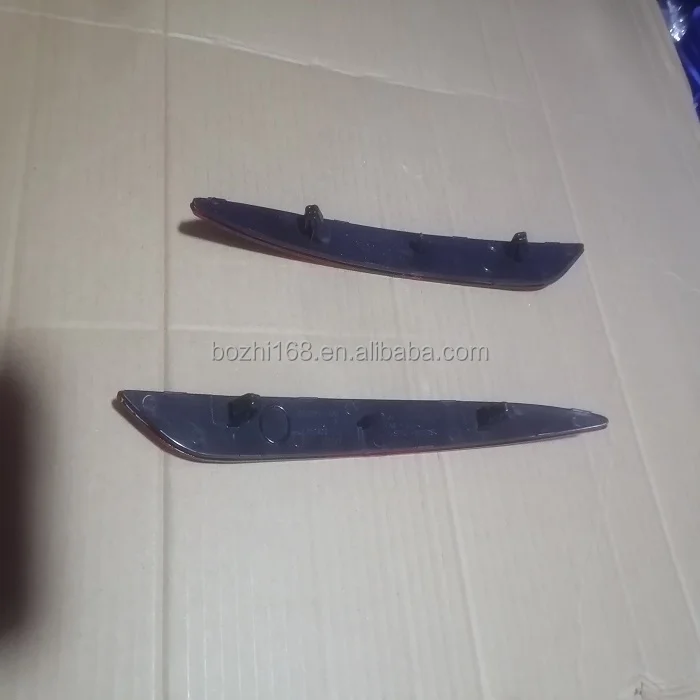 Car rear bumper left reflector suitable for Tesla model3 rear bumper light rear bumper light for Tesla model3 1077406-00-f 10774