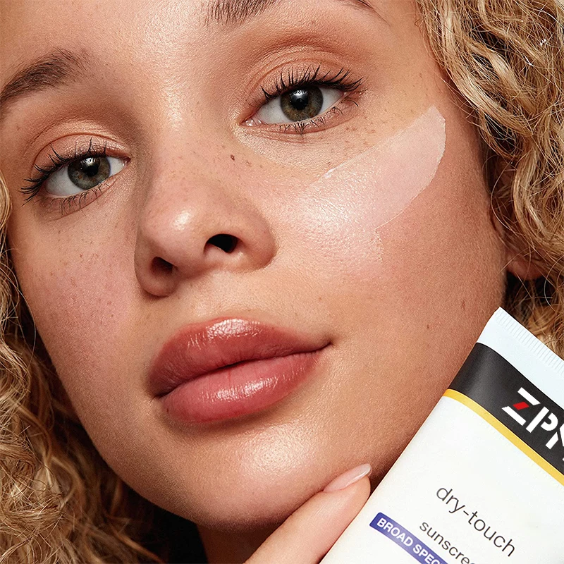 Private Label Sun Cream Ultra Sheer Dry-Touch Water Resistant and Non-Greasy Sunscreen Lotion SPF 70